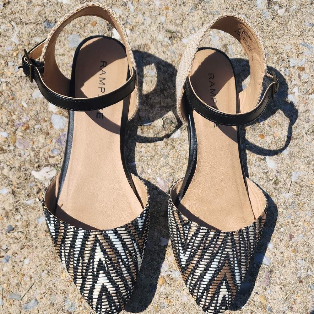 Rampage Women's Black and Tan Chevron Sandals